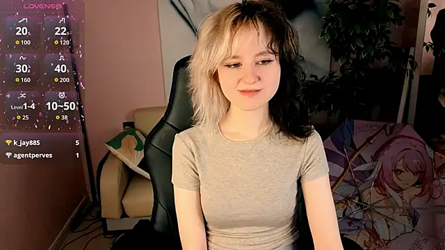 Snapshot of girl_next_doorr chatting on July 24, 2026, 1:29 pm girl next doorr online show from July 24, 2026, 1:29 pm