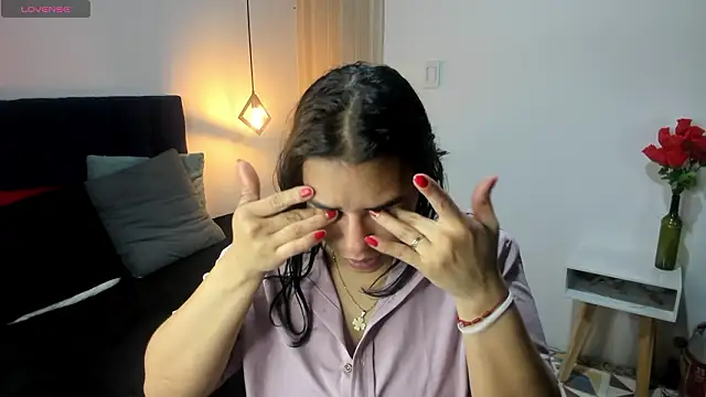 Lia Blake  online show from February 4, 2026, 12:33 pm