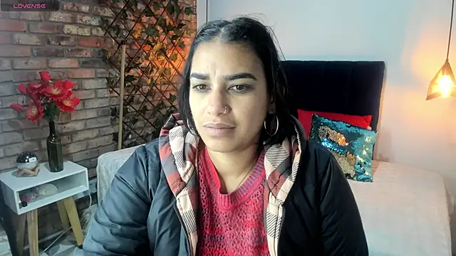 Lia Blake  online show from February 14, 2026, 12:05 pm