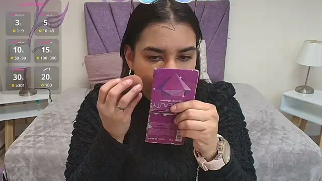 Lia Blake  online show from September 12, 2025, 12:05 pm