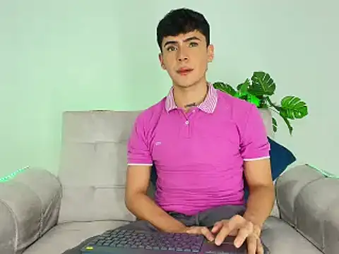 CamiiGuzmanX online show from September 22, 2025, 8:04 pm