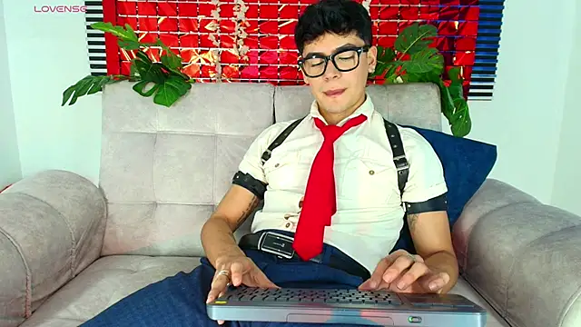 CamiiGuzmanX online show from February 17, 2026, 8:50 pm