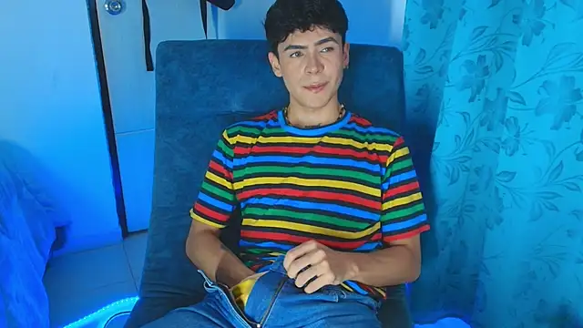 CamiiGuzmanX online show from June 22, 2026, 9:34 pm