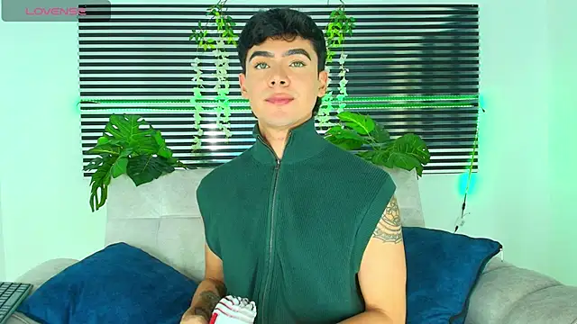 CamiiGuzmanX online show from January 10, 2026, 7:53 pm