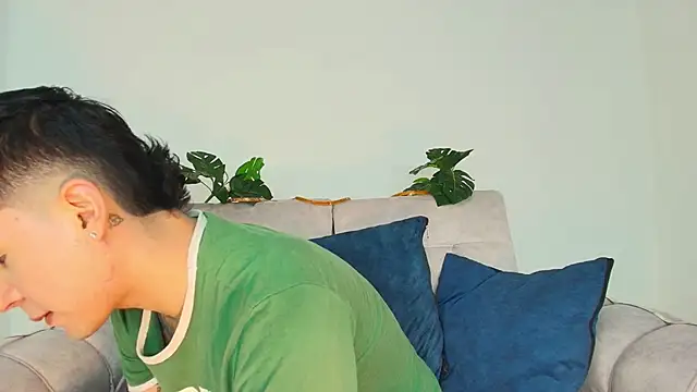 CamiiGuzmanX online show from September 10, 2025, 7:46 pm