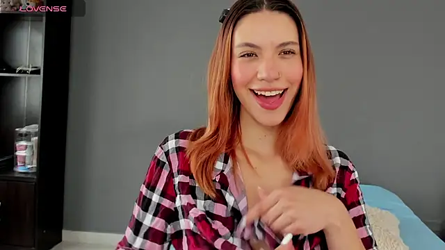 AntonellaaRossii online show from September 15, 2025, 1:44 pm