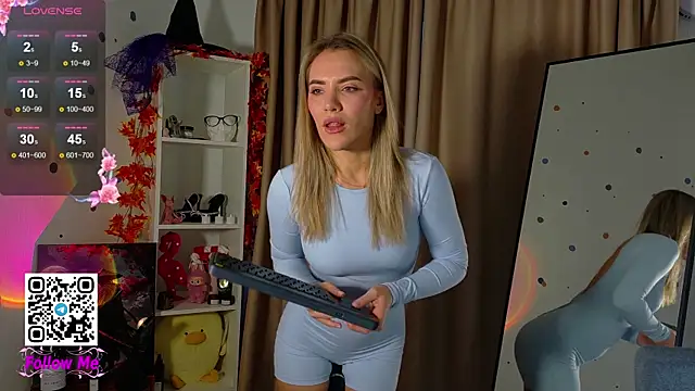 HoneyJohansson online show from November 13, 2025, 6:17 am