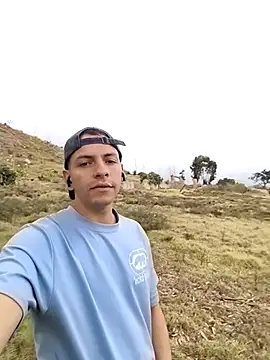 Snapshot of Thomasjons_ chatting on March 10, 2026, 10:25 pm Thomasjons online show from March 10, 2026, 10:25 pm