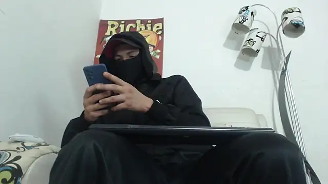 Thomasjons  online show from December 3, 2025, 6:25 am