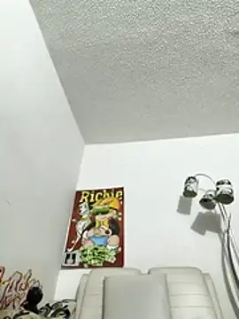 Snapshot of Thomasjons_ chatting on February 7, 2026, 2:41 am Thomasjons online show from February 7, 2026, 2:41 am