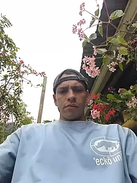 Thomasjons  online show from May 19, 2026, 4:25 pm