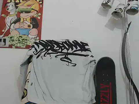 Thomasjons  online show from October 15, 2025, 6:38 pm