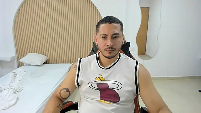 Snapshot of ashlan_king chatting on July 1, 2026, 7:25 pm ashlan king online show from July 1, 2026, 7:25 pm
