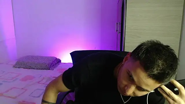 valentinosex1 online show from November 25, 2025, 9:26 pm