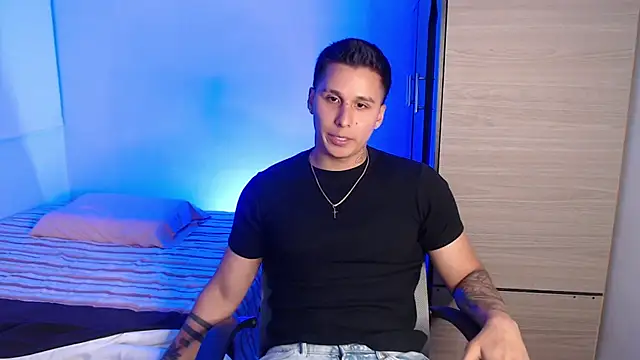 valentinosex1 online show from February 13, 2026, 11:05 pm