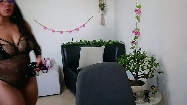 Snapshot of Zendaya11 chatting on November 6, 2025, 10:03 pm Zendaya11 online show from November 6, 2025, 10:03 pm