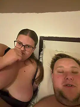 CurvyPaar2 online show from July 28, 2026, 8:52 pm