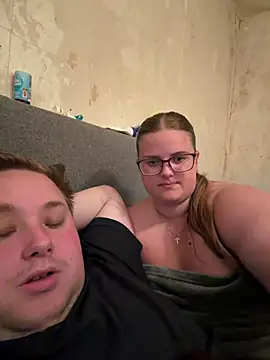 CurvyPaar2 online show from August 1, 2026, 8:51 pm