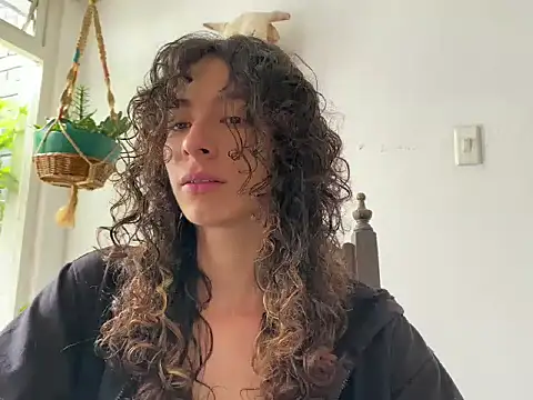 camille delrey online show from October 30, 2025, 4:26 pm