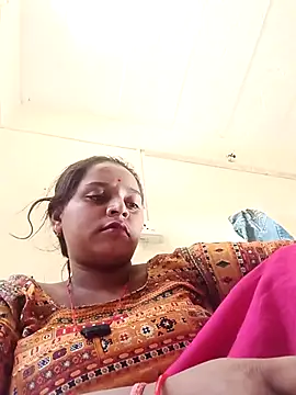 Snapshot of Hot_crety chatting on June 24, 2026, 4:11 am Hot crety online show from June 24, 2026, 4:11 am