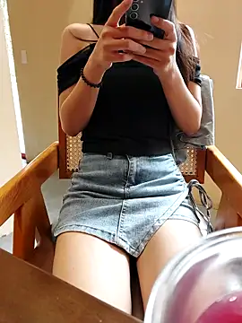 meomeocute online show from September 25, 2025, 5:24 am