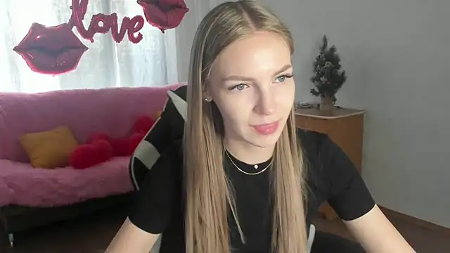 Snapshot of HitGyrl chatting on March 13, 2026, 8:08 am HitGyrl online show from March 13, 2026, 8:08 am