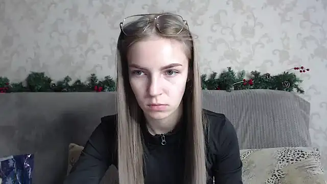 Snapshot of HitGyrl chatting on February 22, 2026, 8:06 am HitGyrl online show from February 22, 2026, 8:06 am