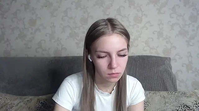 Snapshot of HitGyrl chatting on March 11, 2026, 1:32 am HitGyrl online show from March 11, 2026, 1:32 am