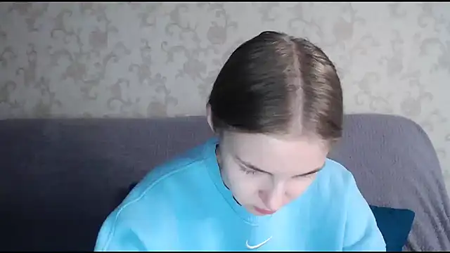 HitGyrl online show from November 7, 2025, 8:08 am