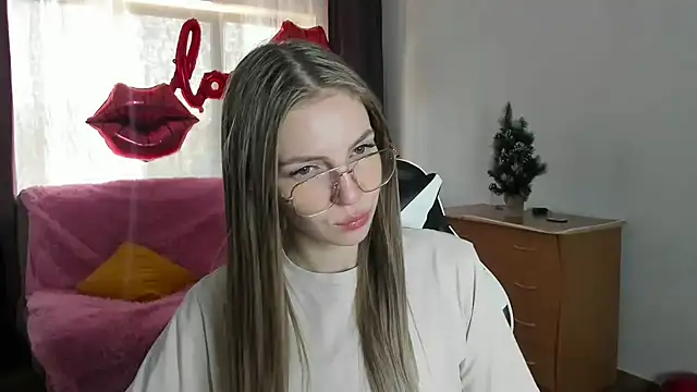 Snapshot of HitGyrl chatting on March 21, 2026, 8:19 am HitGyrl online show from March 21, 2026, 8:19 am