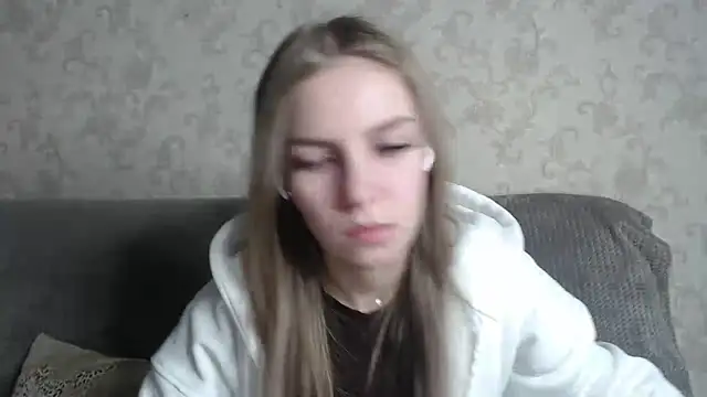 Snapshot of HitGyrl chatting on March 4, 2026, 1:02 am HitGyrl online show from March 4, 2026, 1:02 am