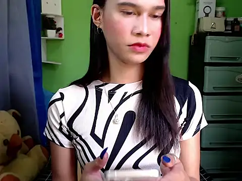 Snapshot of urseductivebarbie_xx chatting on March 28, 2026, 2:56 am urseductivebarbie xx online show from March 28, 2026, 2:56 am