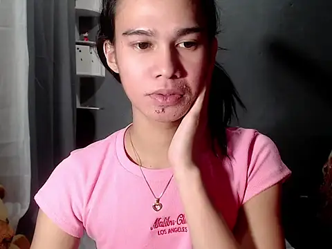 urseductivebarbie xx online show from December 19, 2025, 4:53 pm