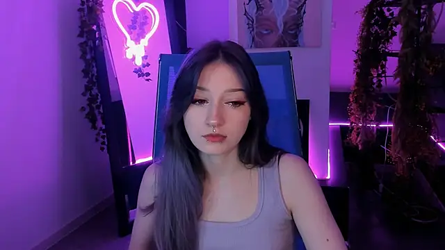 LiliLuna online show from September 12, 2025, 9:31 am