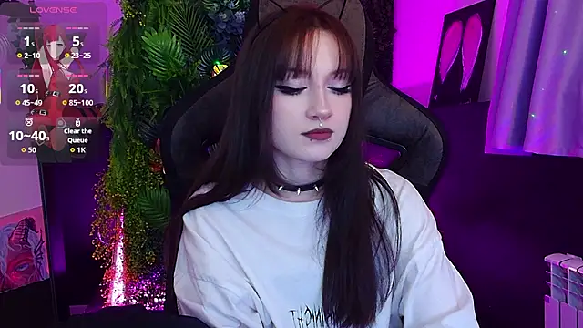 LiliLuna online show from February 25, 2026, 1:00 pm