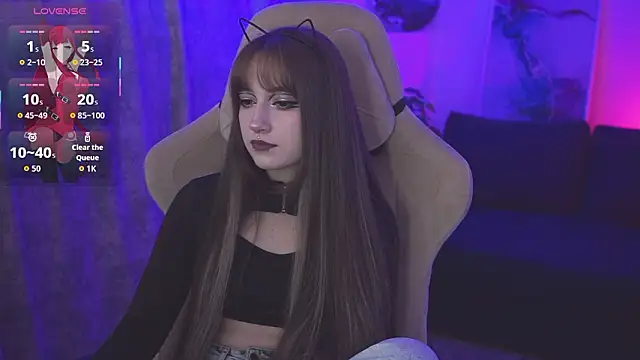 LiliLuna online show from March 19, 2026, 1:00 pm