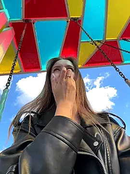 ElliRose online show from September 17, 2025, 6:37 am