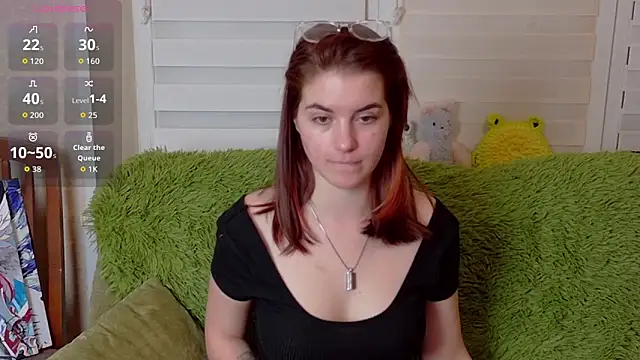 ElzaBlis online show from October 15, 2025, 5:10 pm