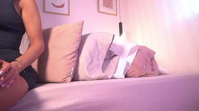 tinnymonroe online show from March 13, 2026, 10:04 pm