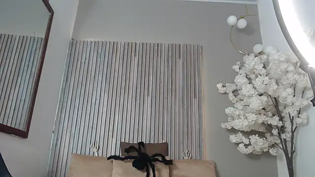 Michellee 20 online show from October 12, 2025, 1:12 pm