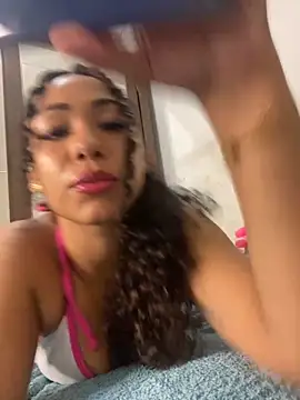 Snapshot of jhennyfer chatting on October 15, 2025, 4:00 am jhennyfer online show from October 15, 2025, 4:00 am