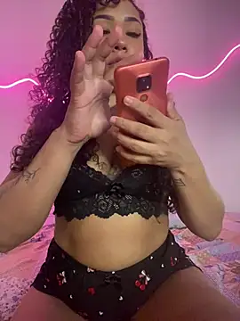 jhennyfer online show from July 31, 2026, 4:34 am