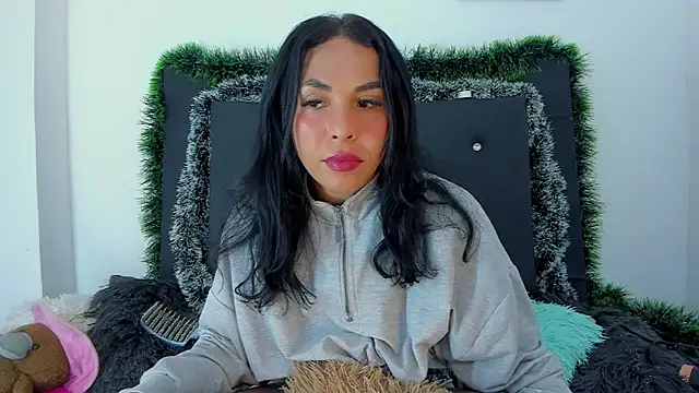 Adrianna Arias online show from December 20, 2025, 11:02 am