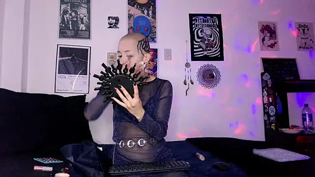 plutonbluemooon333 online show from October 9, 2025, 10:21 pm