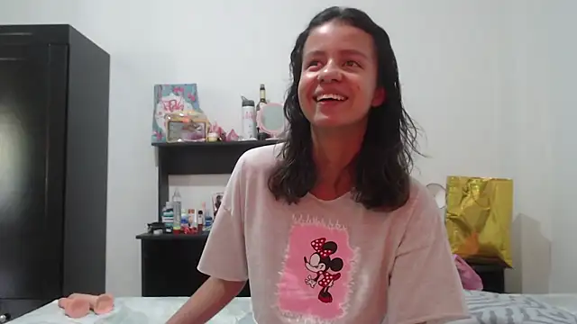 nathaly jones  online show from June 12, 2026, 12:47 pm