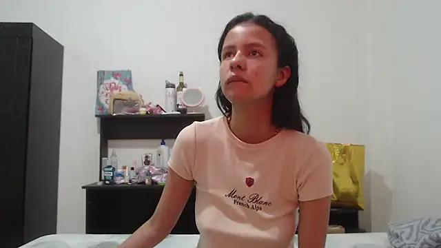 nathaly jones  online show from June 15, 2026, 12:27 pm