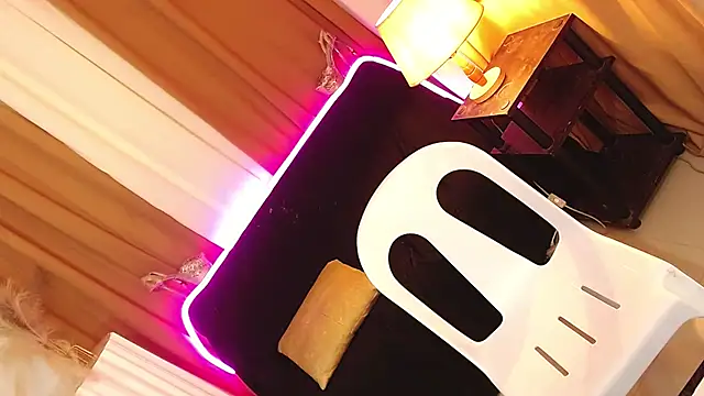 Chichiloeps online show from September 28, 2025, 10:28 pm