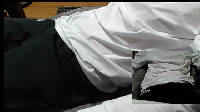 Yasu2000 online show from May 10, 2026, 12:47 am