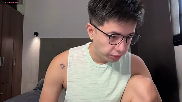 Addictiveboi online show from May 5, 2026, 2:47 am