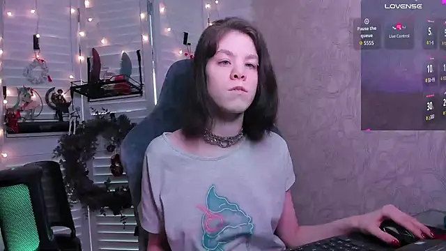 aestheticbeing online show from February 25, 2026, 12:05 pm